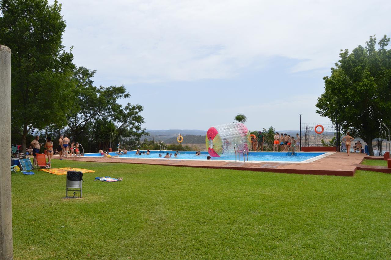 Camping La Brena Hotel Almodóvar del Río Esterno foto